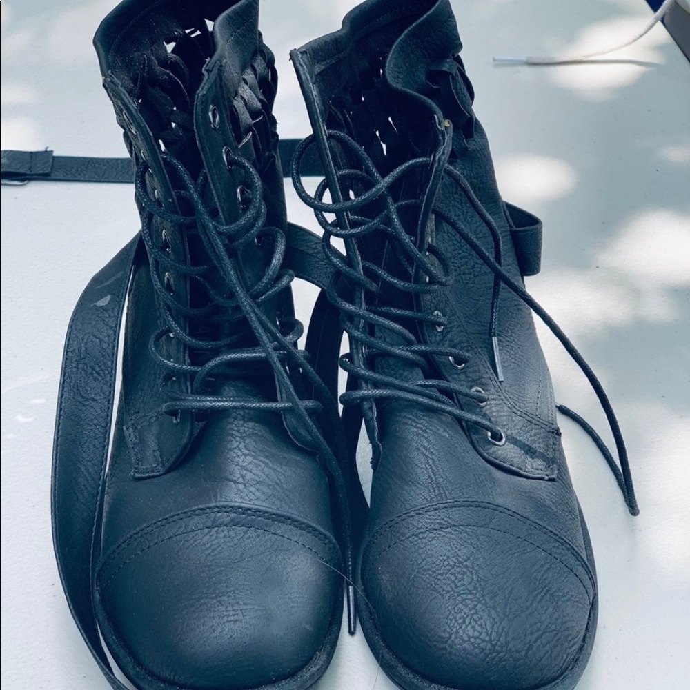 Women lace up ankle boots